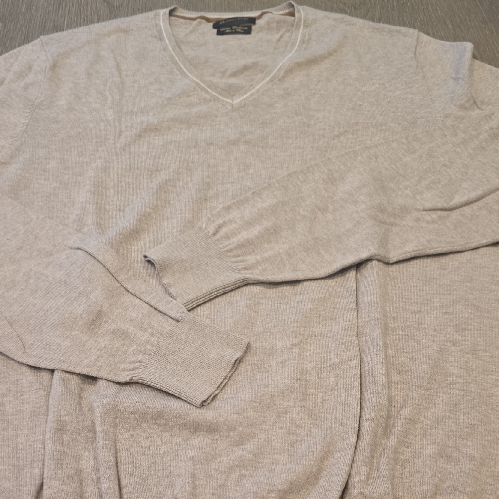 Massimo Dutti Men's Gray V-Neck Sweater